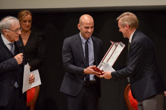 1bbefadb-d920-40cc-a34f-11e9cc2040f7