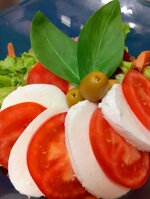 insalatona-con-caprese-ed-olive-codice-b59