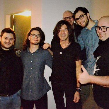 CON STEF BURNS Dopo l'apertura per lo Stef Burns Trio, il 13/12/2016 alla Latteria Molloy di Brescia