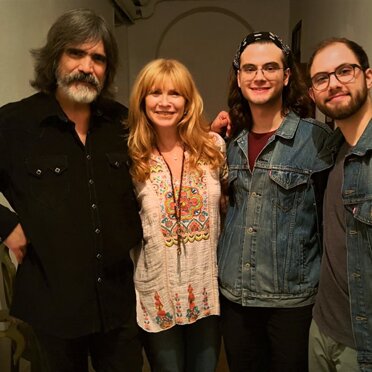CON LARRY CAMPBELL & TERESA WILLIAMS Dopo l'apertura del 07/06/2019 allo Strings Theory Music Fest di Villa Marchiori, Lendinara (RO).