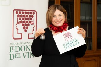 daniela mastroberardino - pres. donne del vino.jpeg