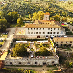 VILLA MEZZOMONTE VILLA MEZZOMONTE IN TOSCANA VILLA MEZZOMONTE VILLA MEZZOMONTE IN TOSCANA