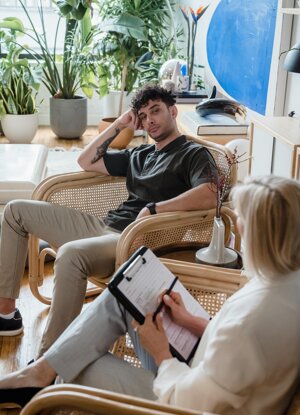 psychology-therapy-psychiatry-mental-health-counseling-concept-candid-shot-nervous-self-conscious-young-male-glasses-telling-middle-aged-female-counselor-about-his-problems-work.jpeg psychology-therapy-psychiatry-mental-health-counseling-concept-candid-shot-nervous-self-conscious-young-male-glasses-telling-middle-aged-female-counselor-about-his-problems-work.jpeg
