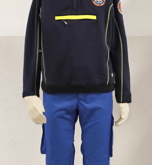 3-polo%20stradale%20+pantaloni%20+%20cappellino%20+%20scarponi.jpeg