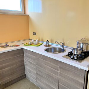 3c27c6f9-bf0d-480e-815c-257a04c682c5 3c27c6f9-bf0d-480e-815c-257a04c682c5