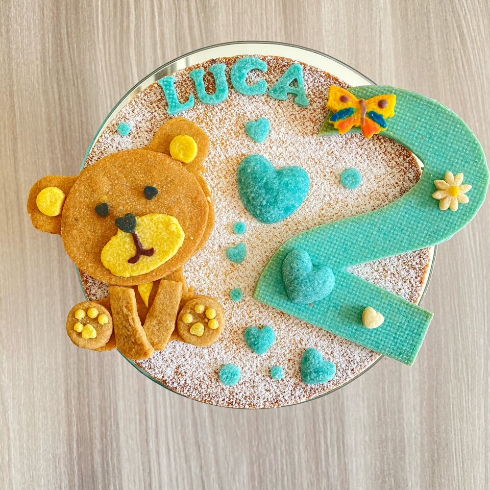 deliziosa torta brownies in un guscio sottile di frolla decorato deliziosa torta brownies in un guscio sottile di frolla decorato