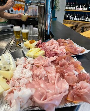 Grappoli e Luppoli Milano Enoteca Birreria