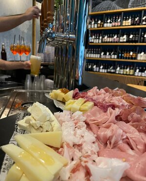 Grappoli e Luppoli Milano Enoteca Birreria