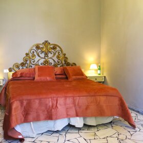 Double Room Double Room