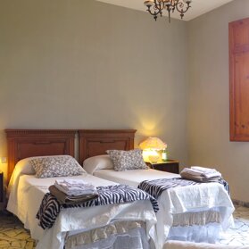 Twin Room Twin Room