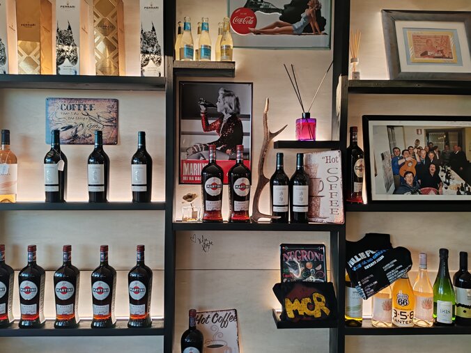 bar,benzinaio, stazionee