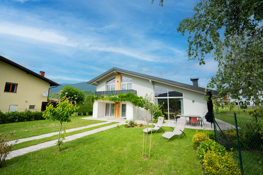 bd32ea8d-7301-402b-a87b-982ed193ee70 bd32ea8d-7301-402b-a87b-982ed193ee70