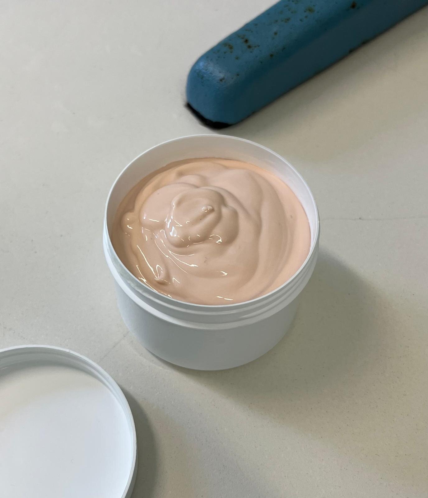 L&rsquo;Asparago Violetto d&rsquo;Albenga diventa una crema per il viso, il possibile sviluppo per la filiera