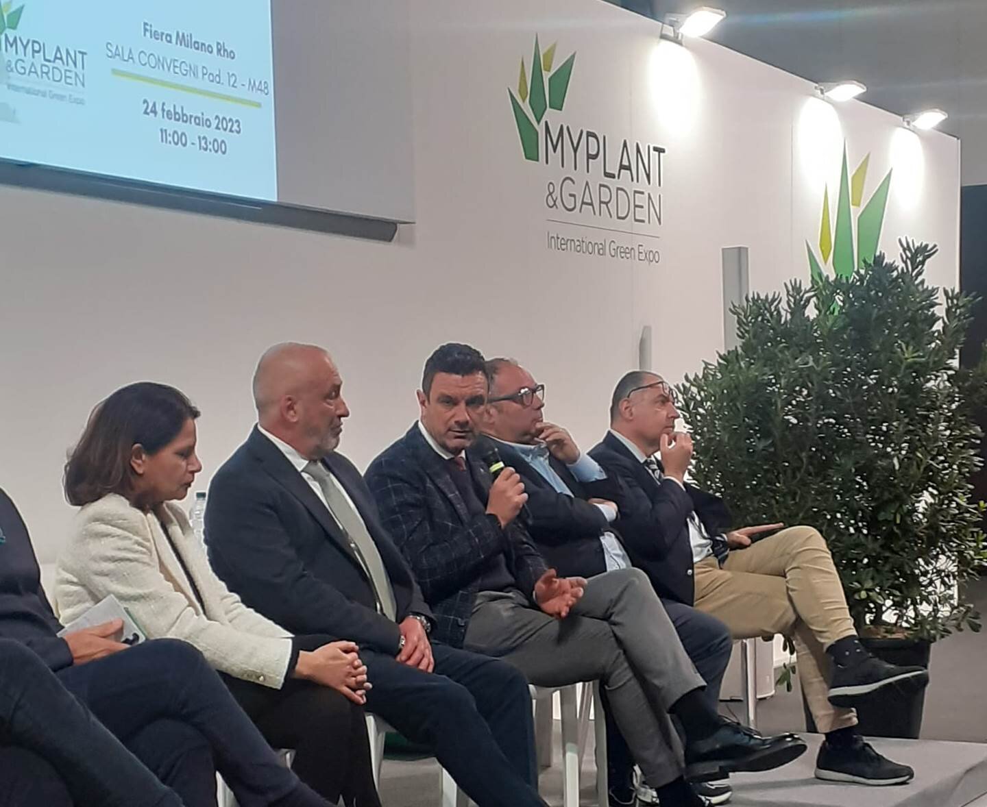 Florovivaismo, rafforzare export con nuovi mercati: "Legge di settore essenziale per fare sistema"