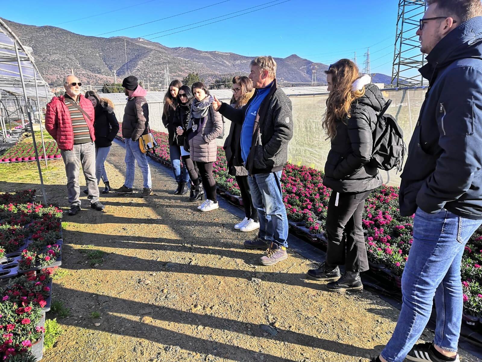 Giovani floricoltori in visita didattica nelle aziende albenganesi