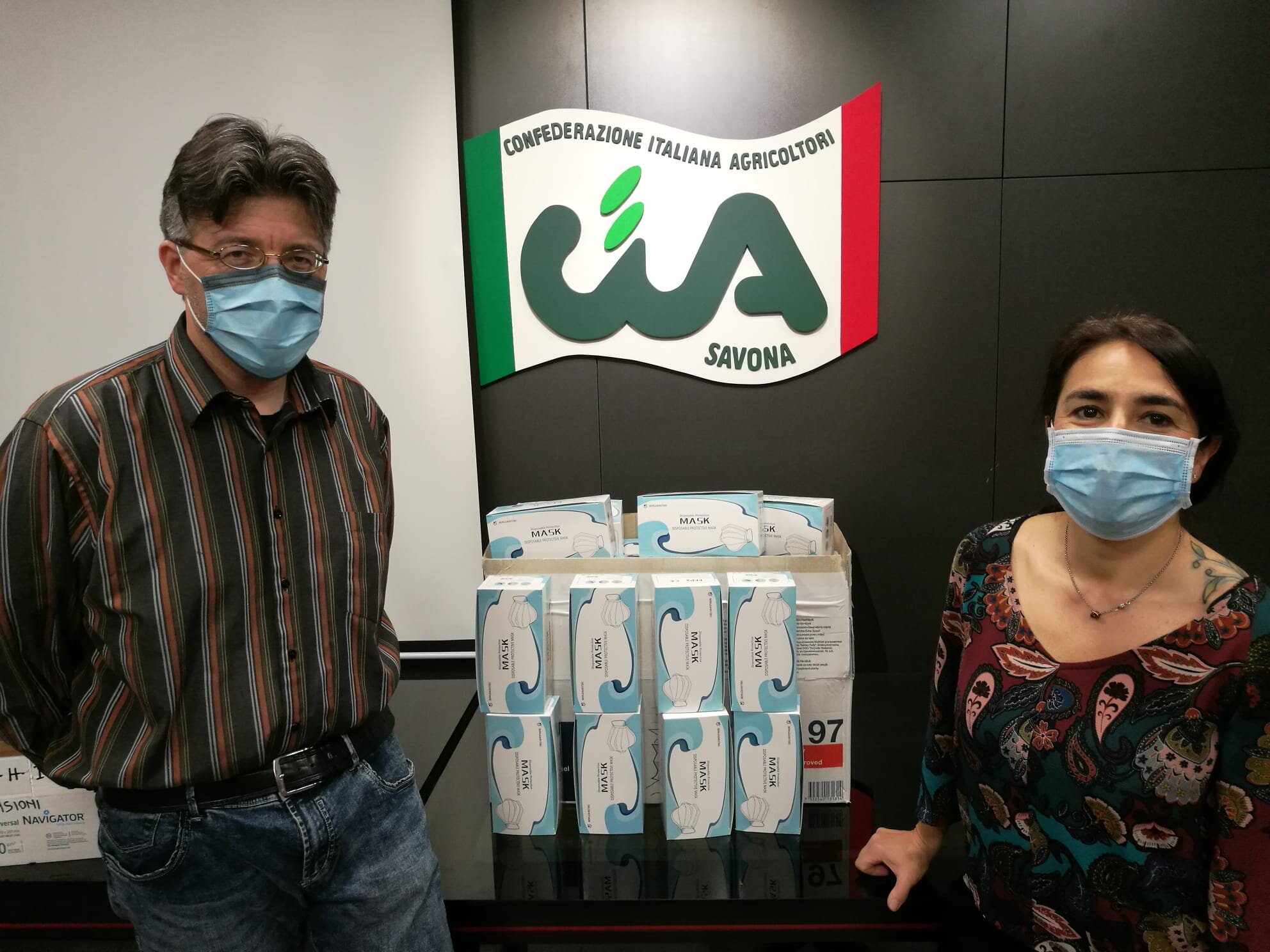 Ripartenza, 10.000 mascherine ai lavoratori agricoli