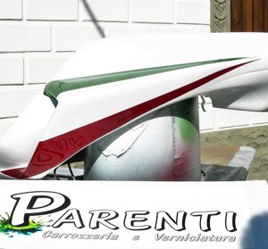 Verniciatura con particolare tricolore