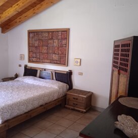 Oriente finestra a parete, posizione lato mare