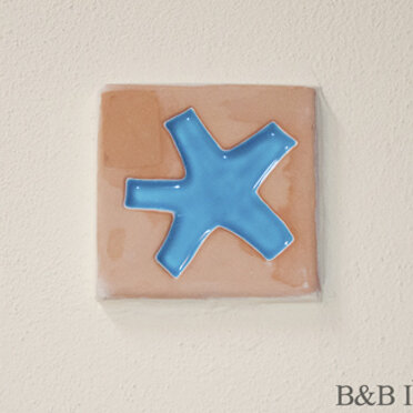 Marina mit großen Fenstertüren, Meeresseite) Marina mit großen Fenstertüren, Meeresseite)