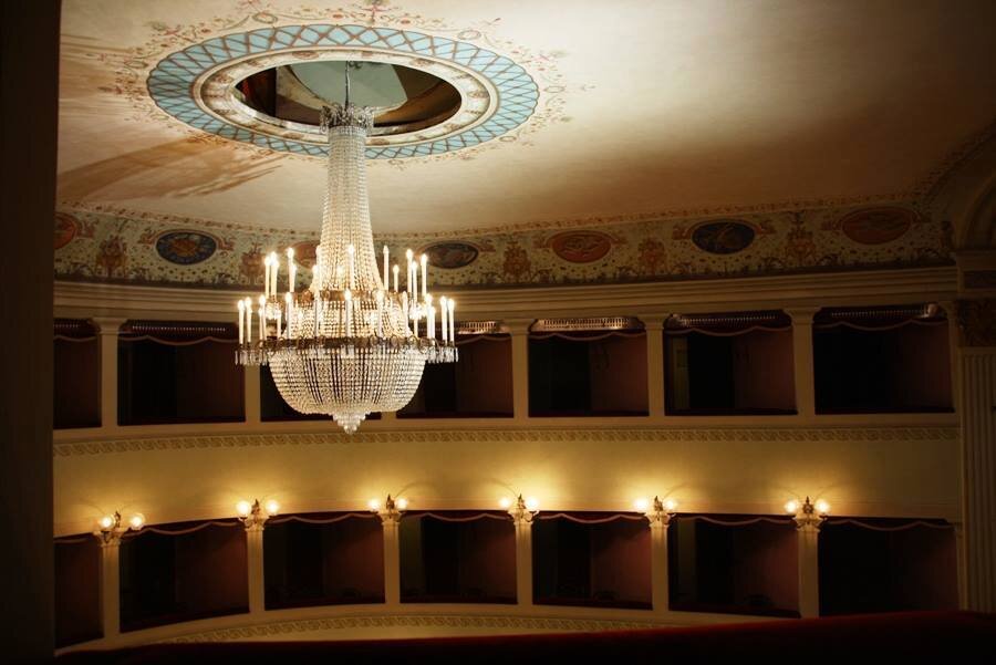 Sposarsi in un teatro all'italiana... Wedding in a theatre...