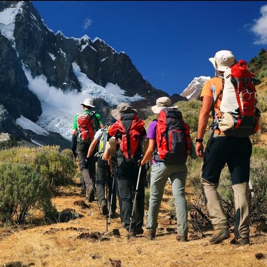 - Attivit� sportiva a met� tra l'arrampicata e l'escursionismo