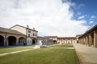 1b2cddbc-81b0-421d-bf4b-3ead1b55d4a4