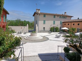 16c7e065-cce8-4bdc-bd76-67b9a43b0e60