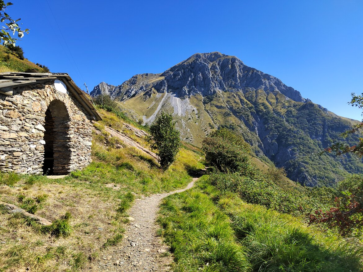 Itinerari Trekking Alpi Apuane Itinerari Trekking Alpi Apuane