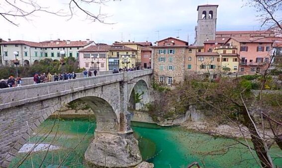 a07efcd19d32477c9399834e32485d0f