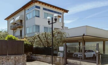 48b6fa4d-3e79-4a93-bd36-41fd1f3fa441