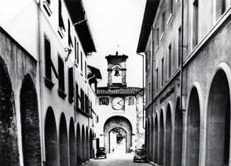1266048969090_firenzuola_-_via_villani_con_porta_fiorentina1 1266048969090_firenzuola_-_via_villani_con_porta_fiorentina1