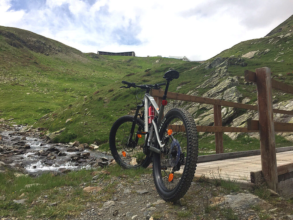 418a1faa-0470-4bba-b93c-325df4e1d221