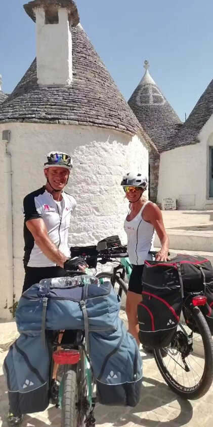 6fc0c640-f566-4b53-9cf7-8eaaf31b9ac5