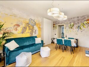 Living Area with bed sofà