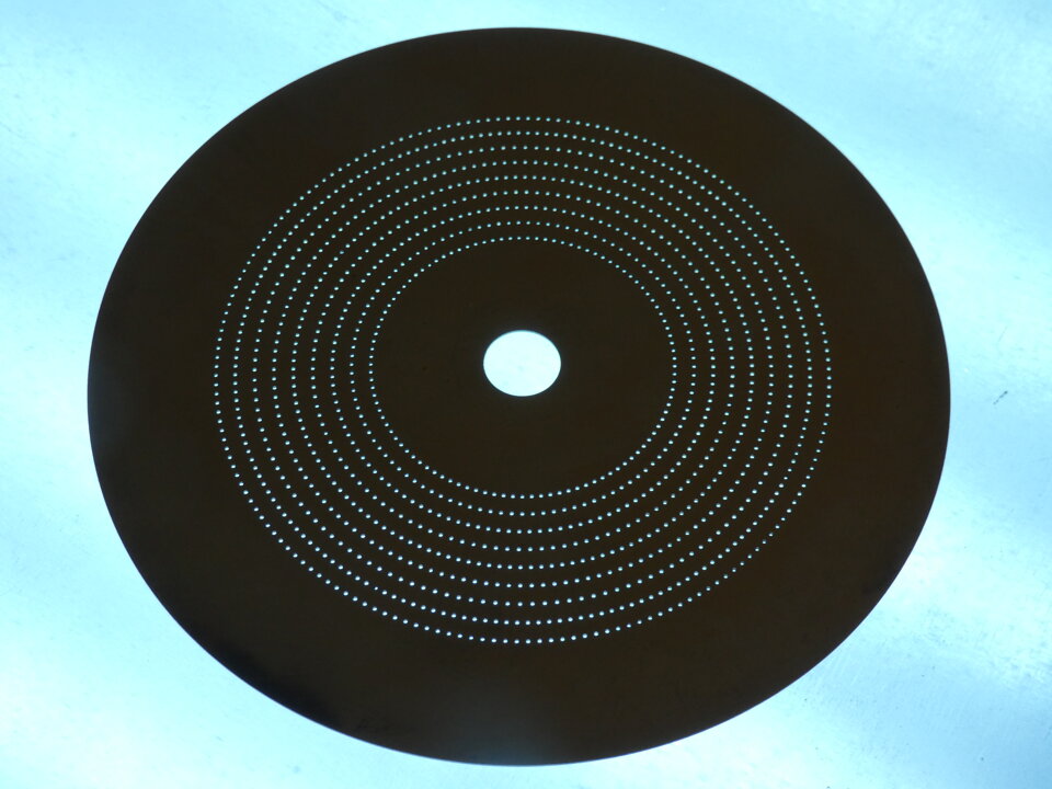 Brass placing with 1340 hole � 0,37 mm