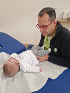 Osteopatia pediatrica per coliche, plagiocefalie e disturbi del sonno