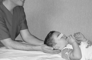 Osteopatia pediatrica per coliche, plagiocefalie e disturbi del sonno