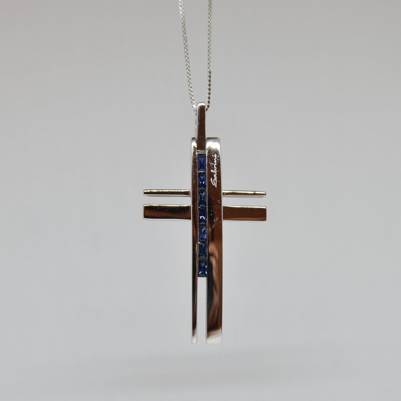 collana-con-croce-salvini