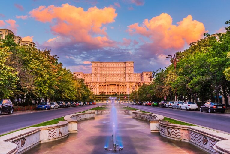 bucarest-parlamento.jpeg
