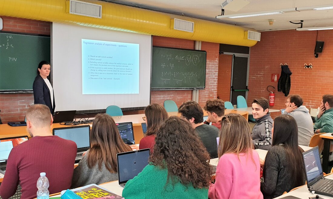 eyJlbiI6IjkwJSBvZiBncmFkdWF0ZXMgYXJlIHBsYWNlZCB3aXRoaW4gOSBtb250aHMgZnJvbSBncmFkdWF0aW9uIn0=