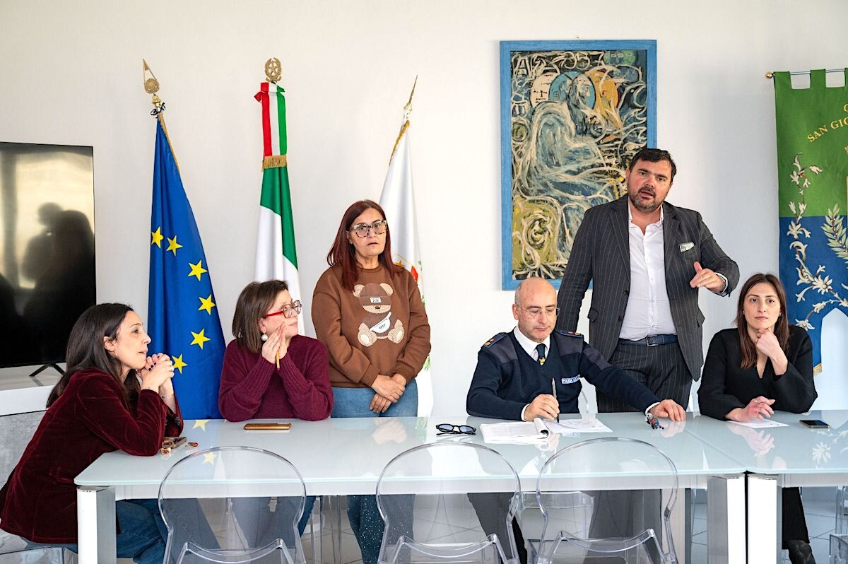 SAN GIOVANNI IN FIORE: la giunta ha incontrato i commercianti della citt&agrave;