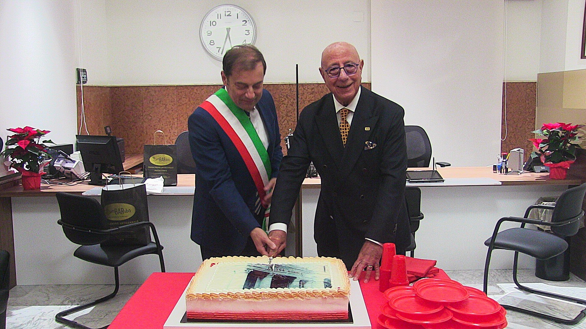 BISIGNANO: INAUGURAZIONE RESTAURO FILIALE STORICA BCC MEDIOCRATI BISIGNANO: INAUGURAZIONE RESTAURO FILIALE STORICA BCC MEDIOCRATI