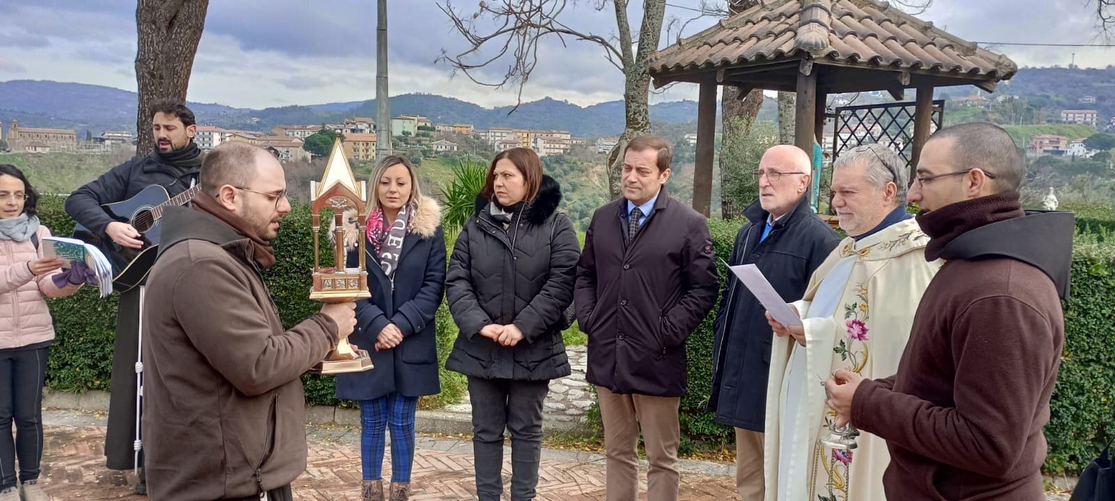 RELIQUIA DI SAN FRANCESCO D’ASSISI A BISIGNANO AL SANTUARIO DI SANT’UMILE RELIQUIA DI SAN FRANCESCO D’ASSISI A BISIGNANO AL SANTUARIO DI SANT’UMILE