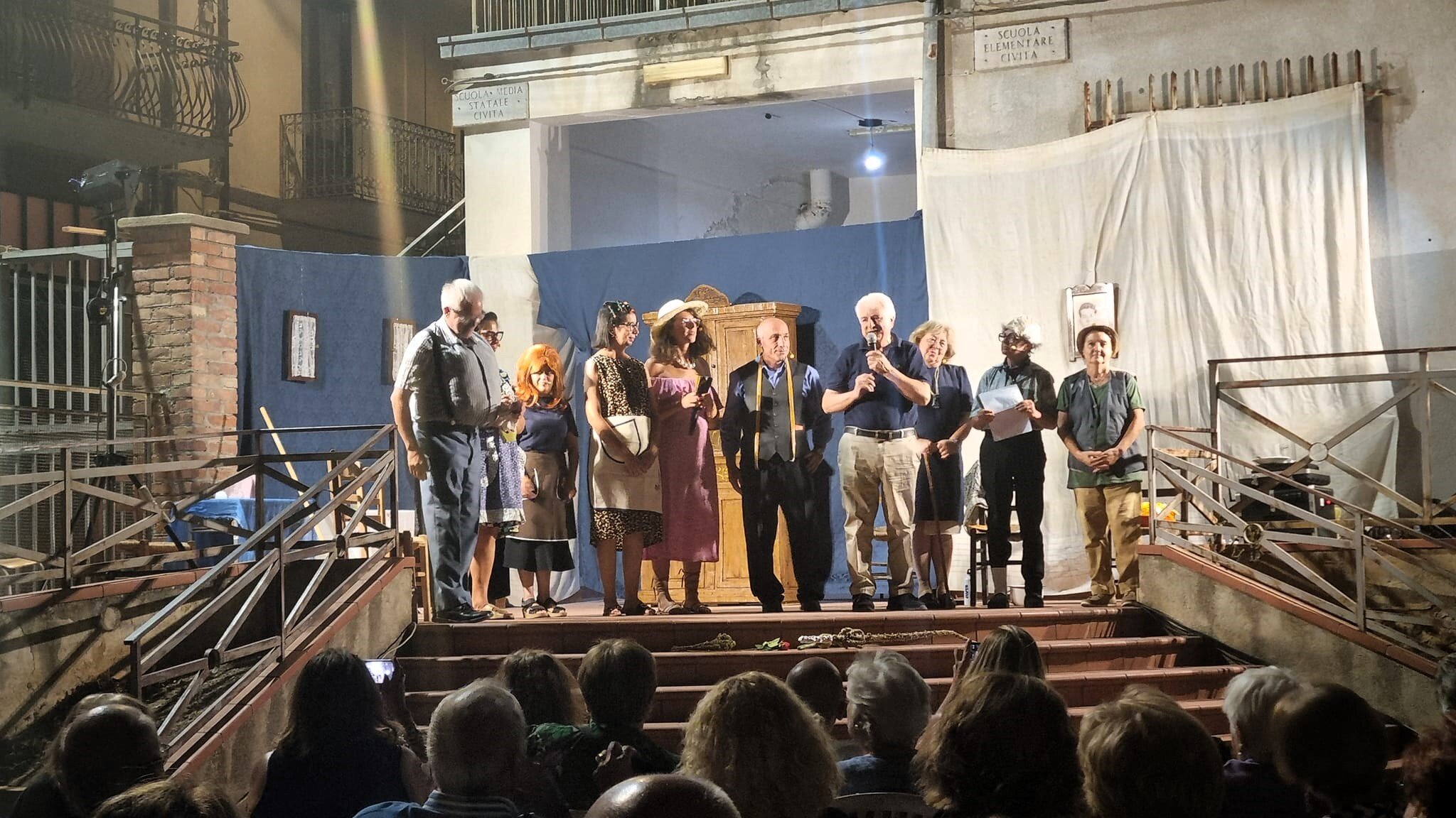 Omaggio al prof. Vincenzo Bruno, il Molière arbëresh - Recensione Storia del Festival della Canzone Arbëreshe-