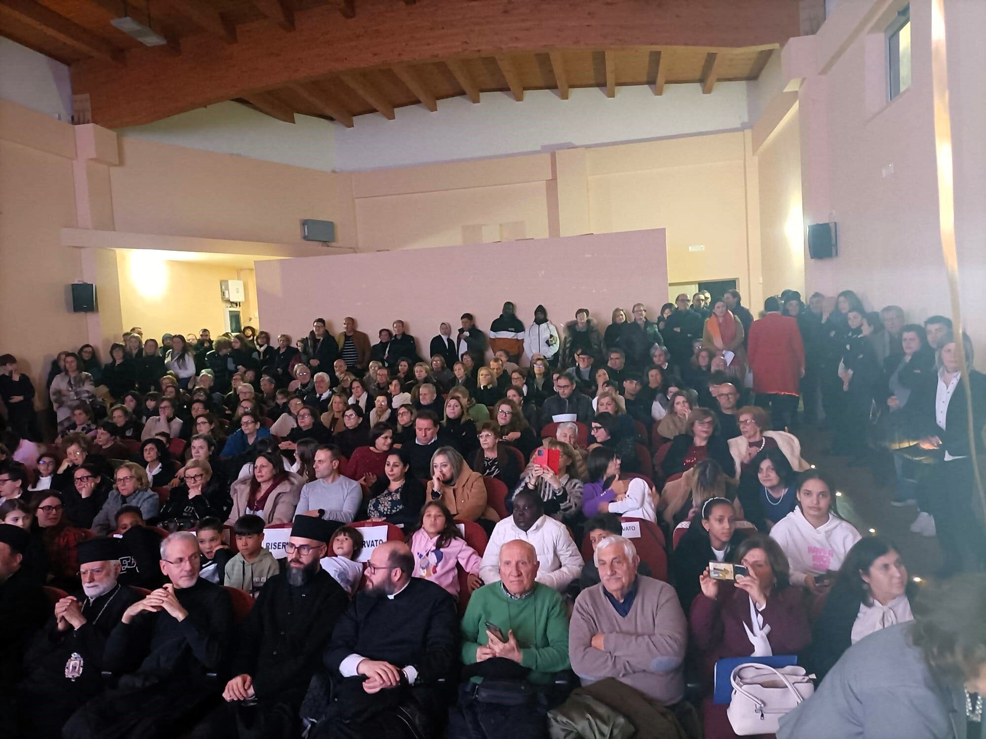 Cantiamo per “Gaza”: musica e solidarietà a Lungro Cantiamo per “Gaza”: musica e solidarietà a Lungro