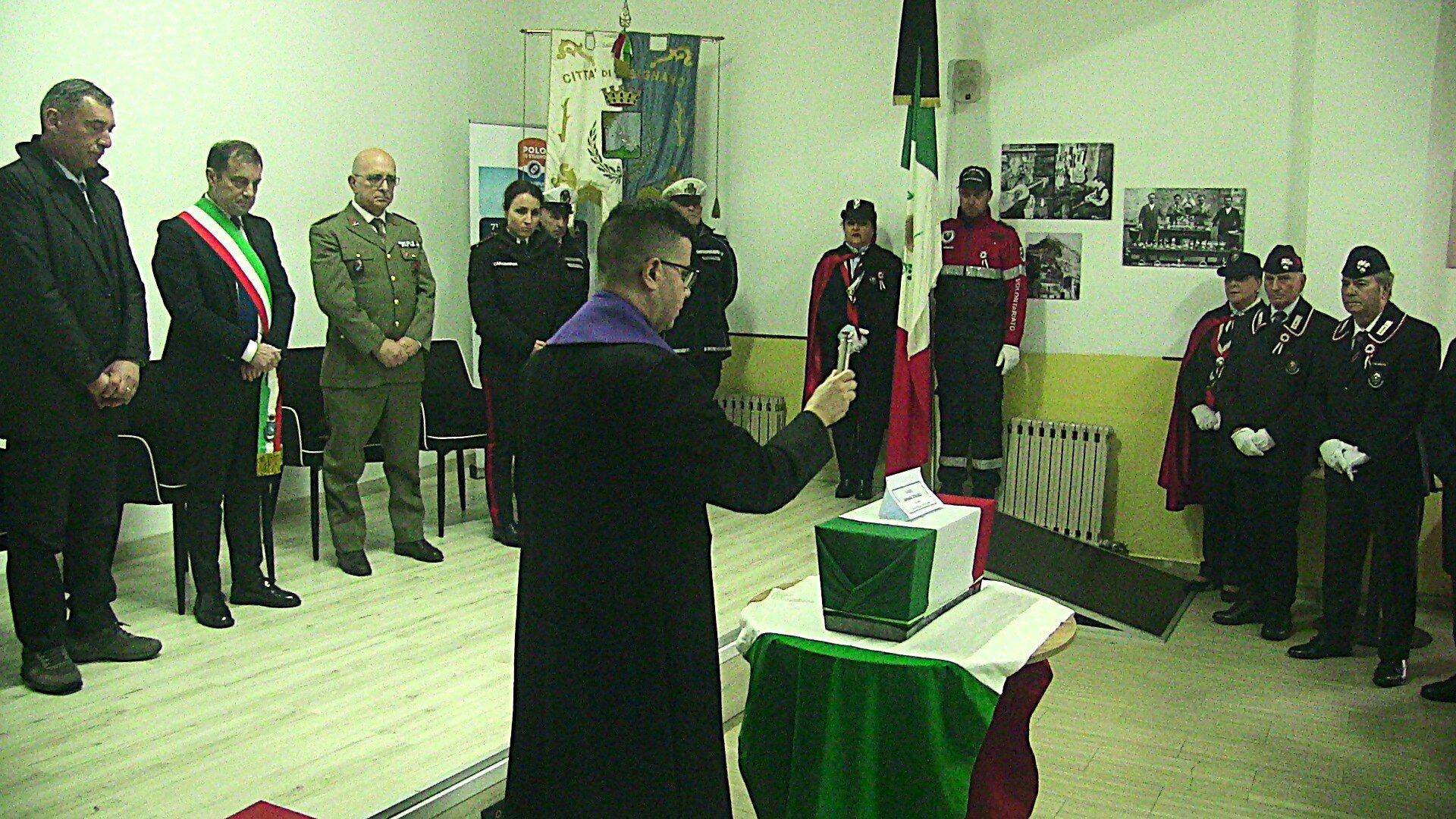 BISIGNANO ACCOGLIE I RESTI MORTALI DI ANTONIO STAVALE CADUTO IN GUERRA