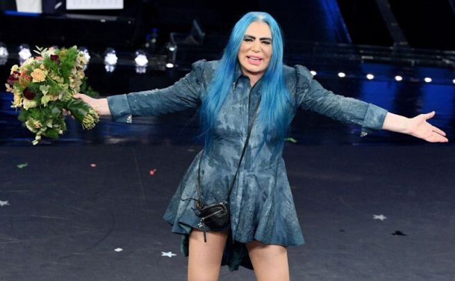 SIPARIO CHIUSO A SANREMO MA CON POLEMICHE SIPARIO CHIUSO A SANREMO MA CON POLEMICHE