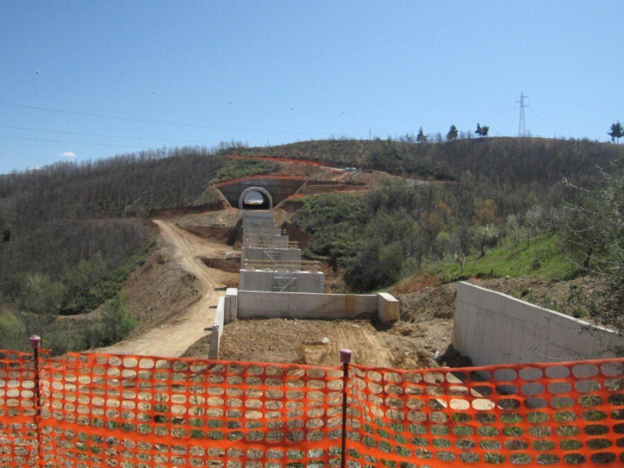 SIBARI-SILA, OVVERO L’INCOMPIUTA DA 42 MILIONI DI EURO SIBARI-SILA, OVVERO L’INCOMPIUTA DA 42 MILIONI DI EURO