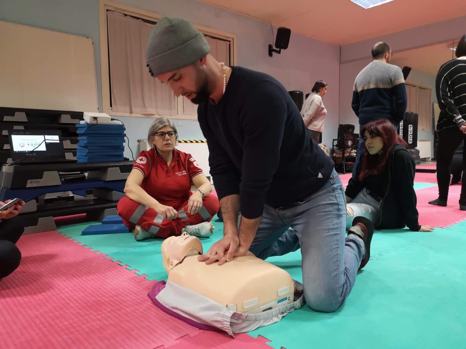 Primo soccorso e difesa personale