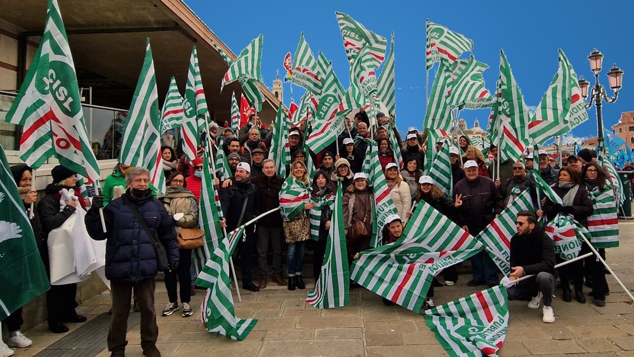 f60c182b-84bc-4fa8-968c-4ad3a9ea5d3e